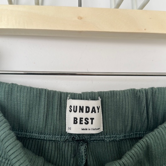Aritzia Sunday Best Tate Flare Pant Green (2XS) - Picture 3 of 5